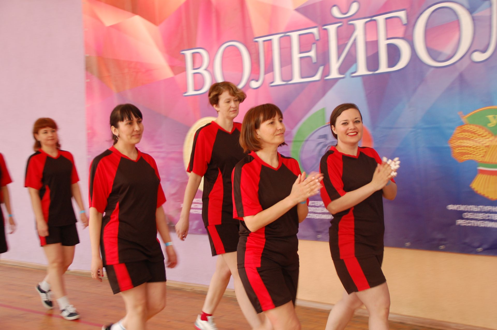 Чиновники Татарстана сыграли в волейбол в Заинске
