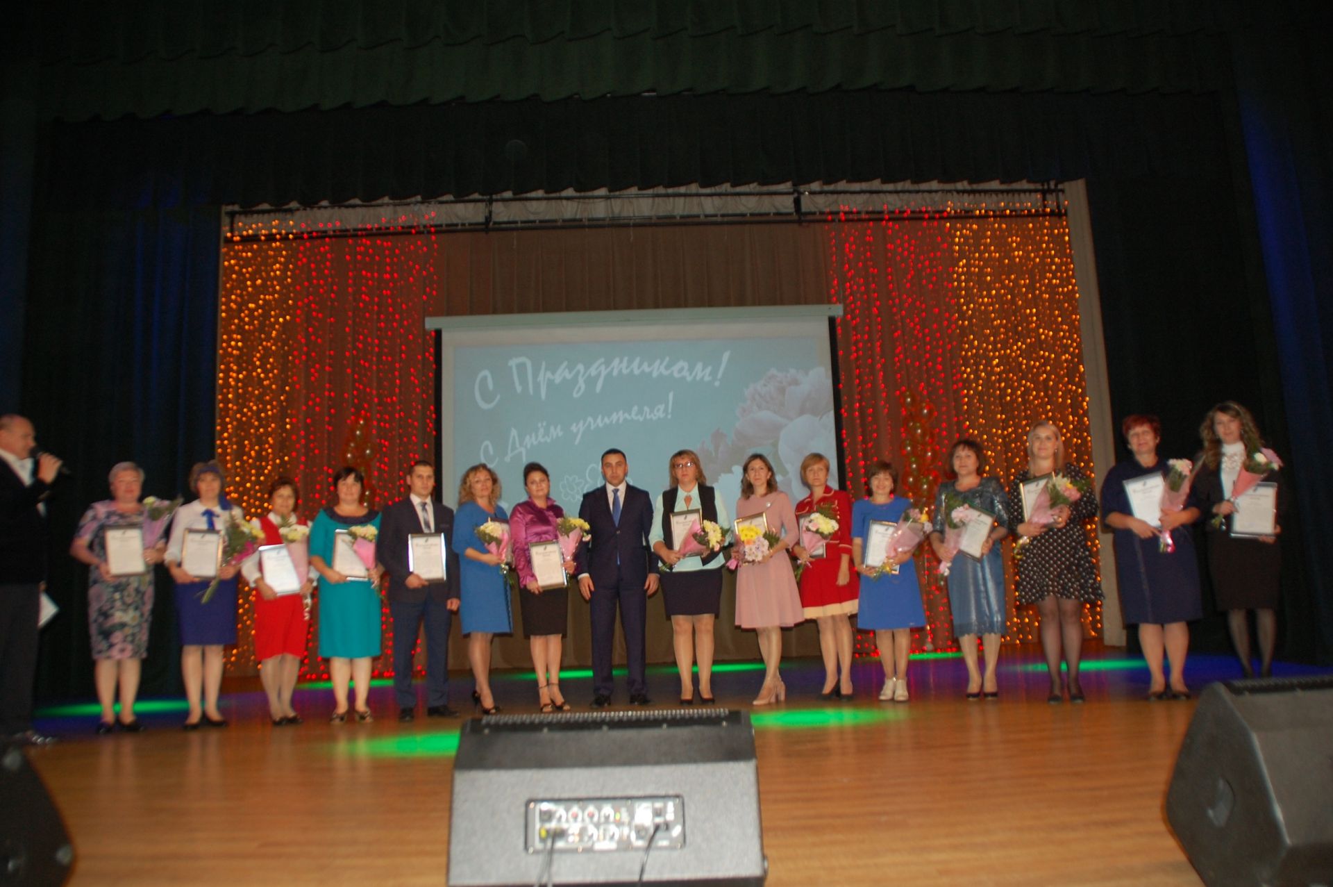 Более 50 заинских учителей получили награды