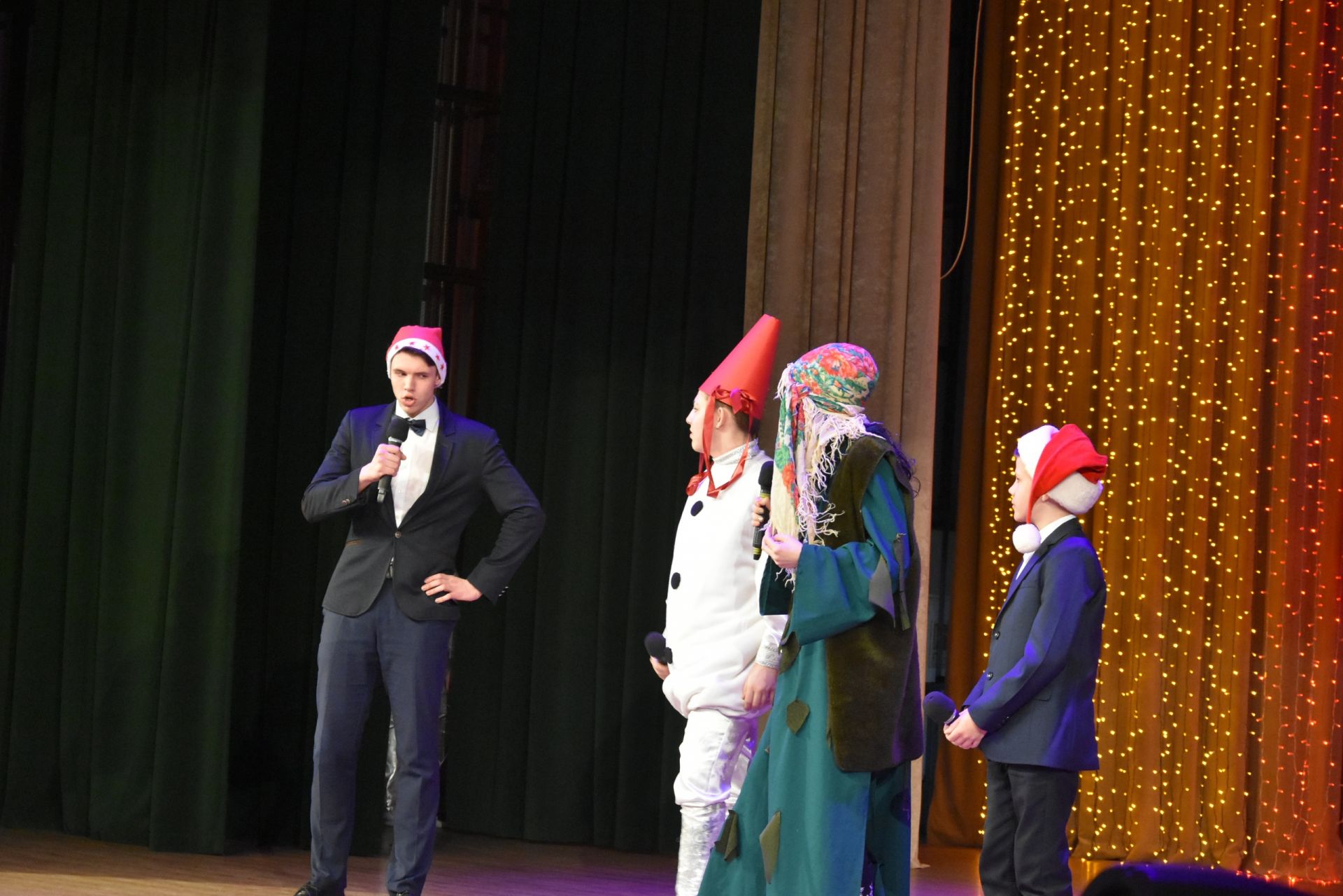 500 творческих, талантливых и интеллектуальных детей Заинска приняли участие в Новогодней елке главы