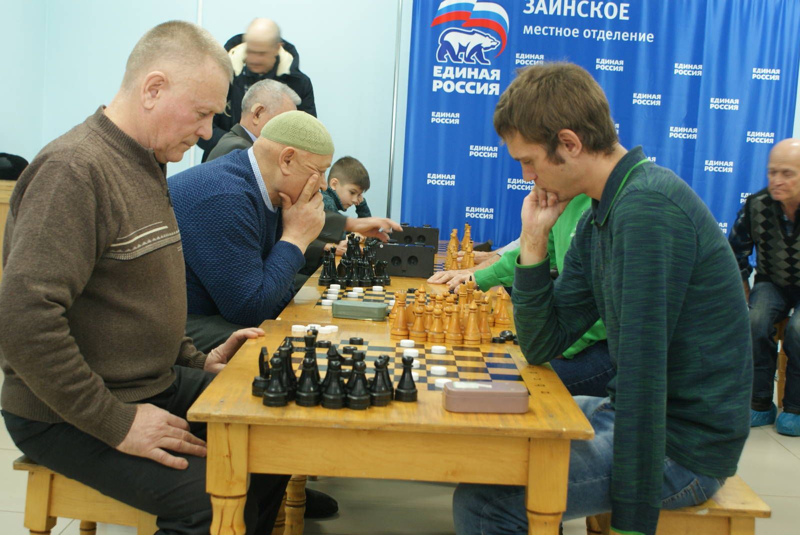 В Заинске прошел открытый турнир по шахматам и шашкам