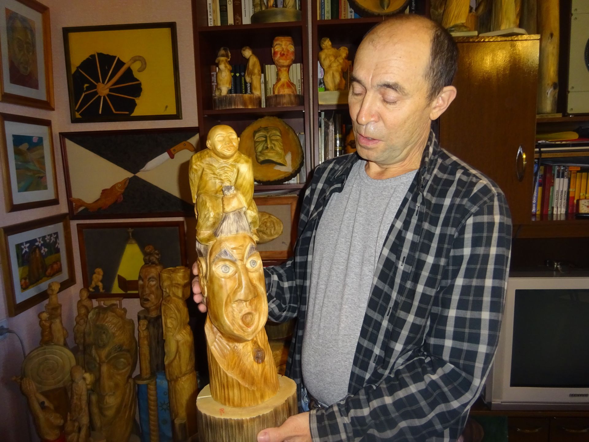 Деревянные скульптуры Равиля Ахатова