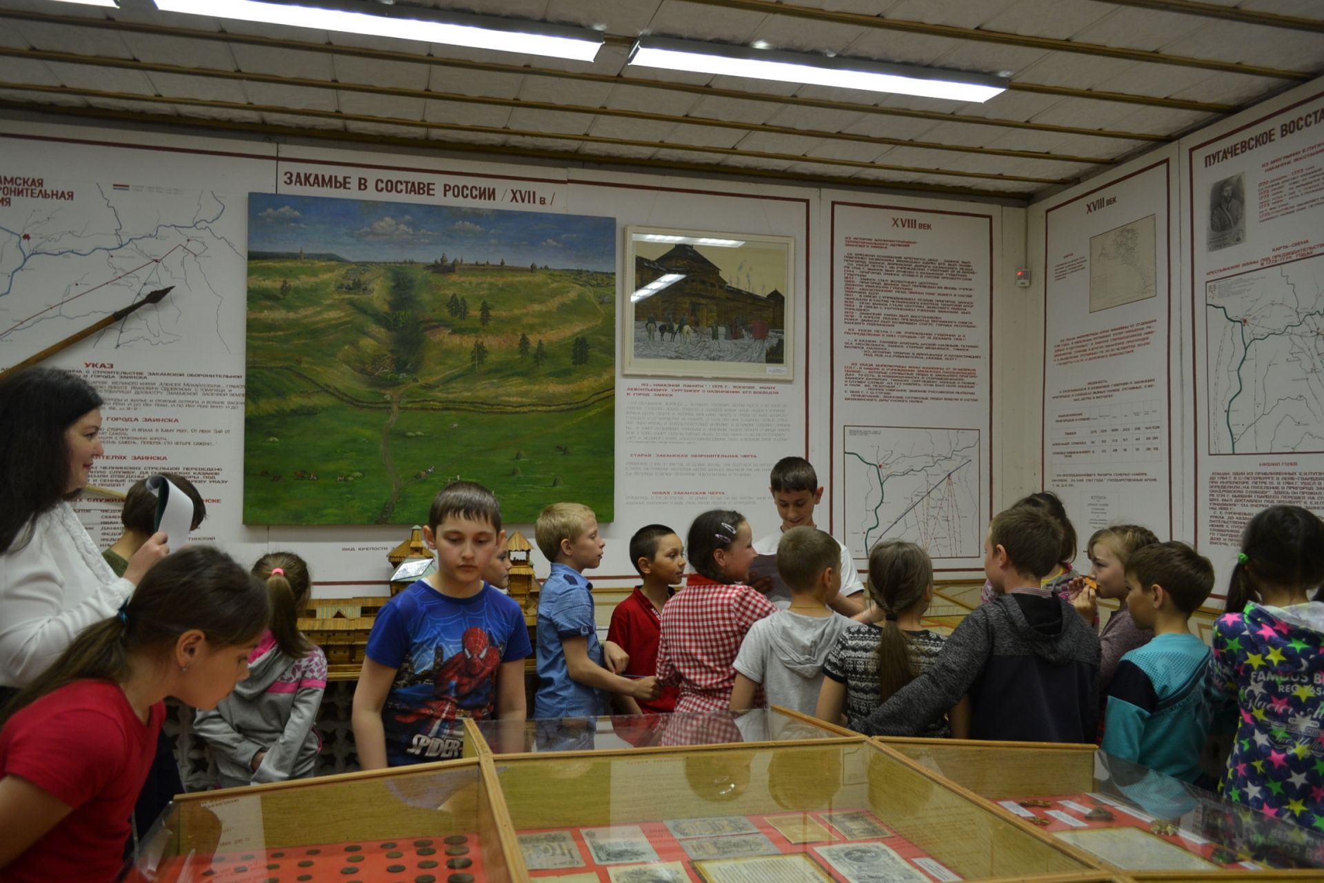 Заинские дети изучают историю государственных праздников.