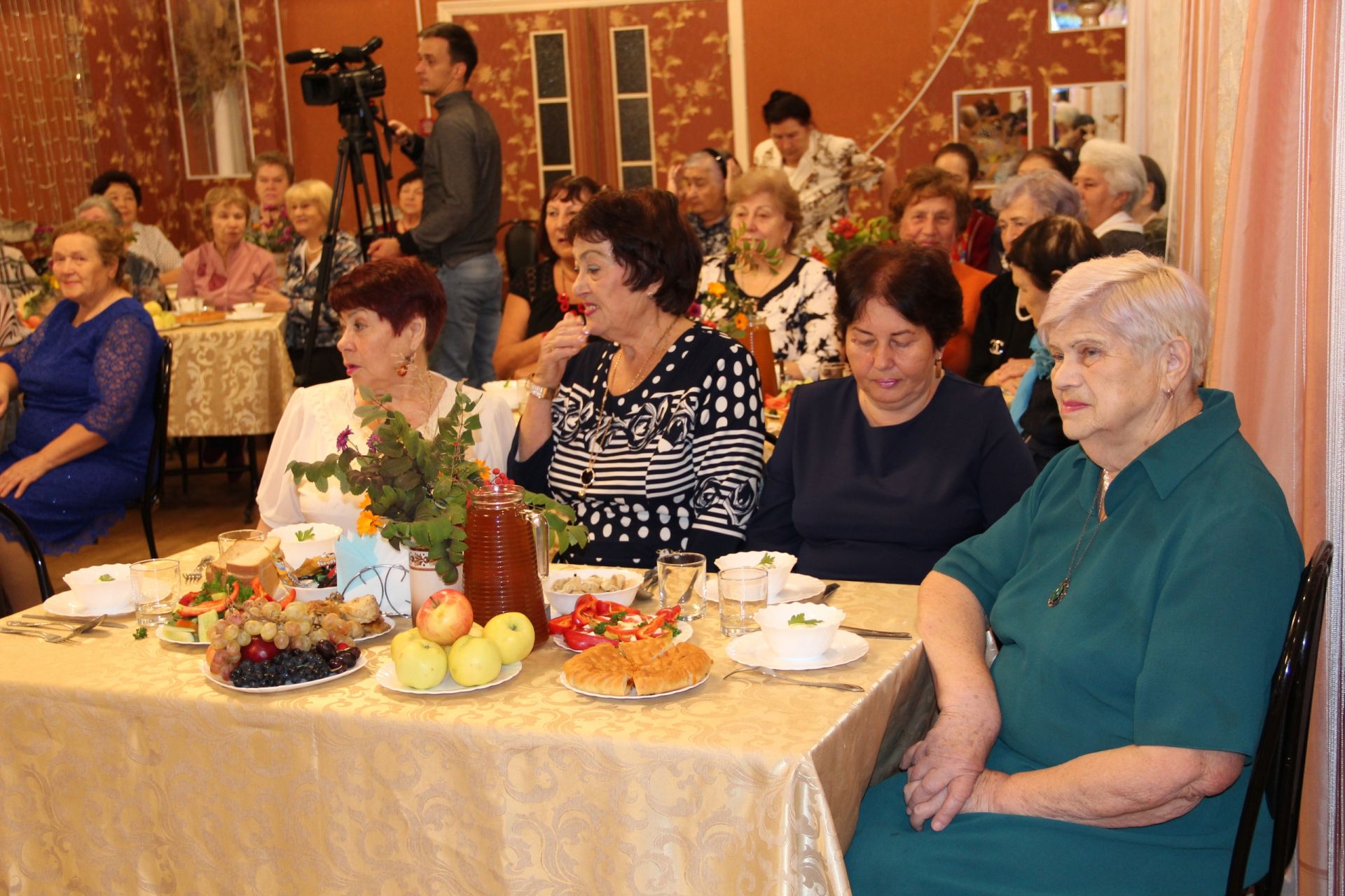 В Заинске наградили самых активных пожилых людей