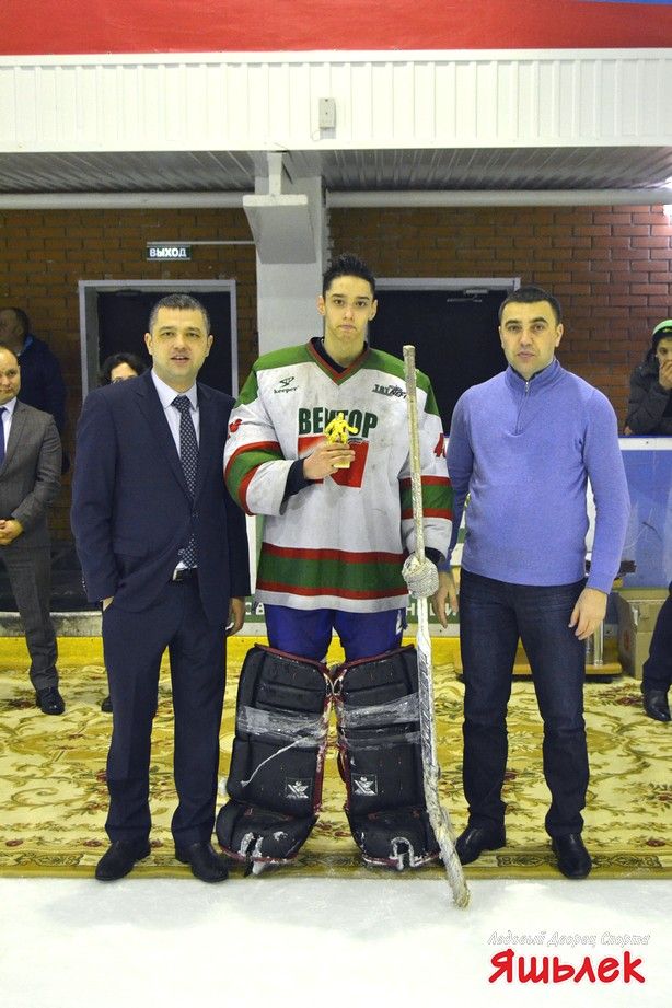 Школьники Заинского района сразились в финале соревнований по хоккею