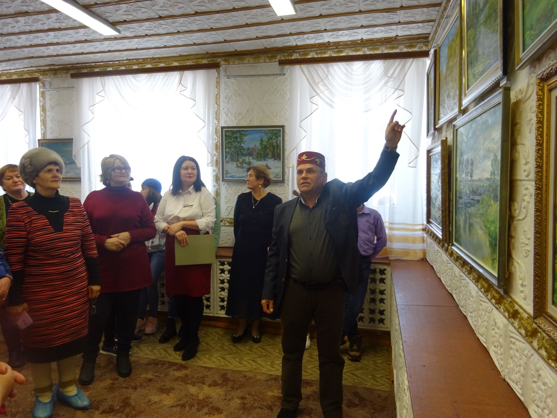 В краеведческом музее Заинска открылась персональная выставка художника Абузара Габдрахманова