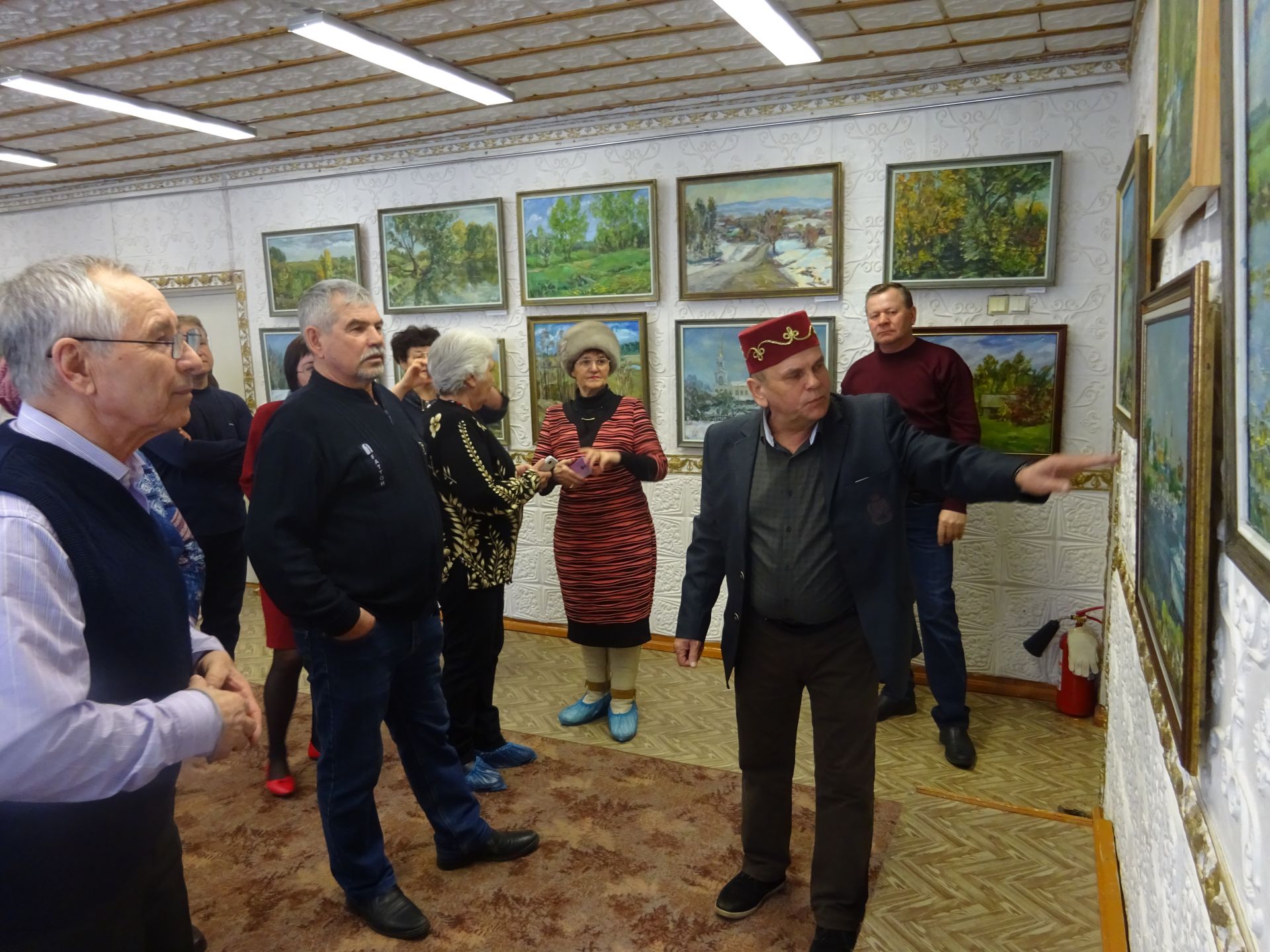 В краеведческом музее Заинска открылась персональная выставка художника Абузара Габдрахманова