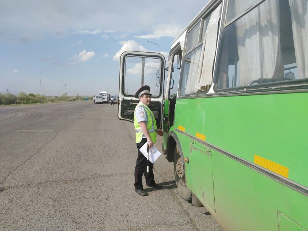 Заинские стражи дорог обратили внимание на водителей автобусов