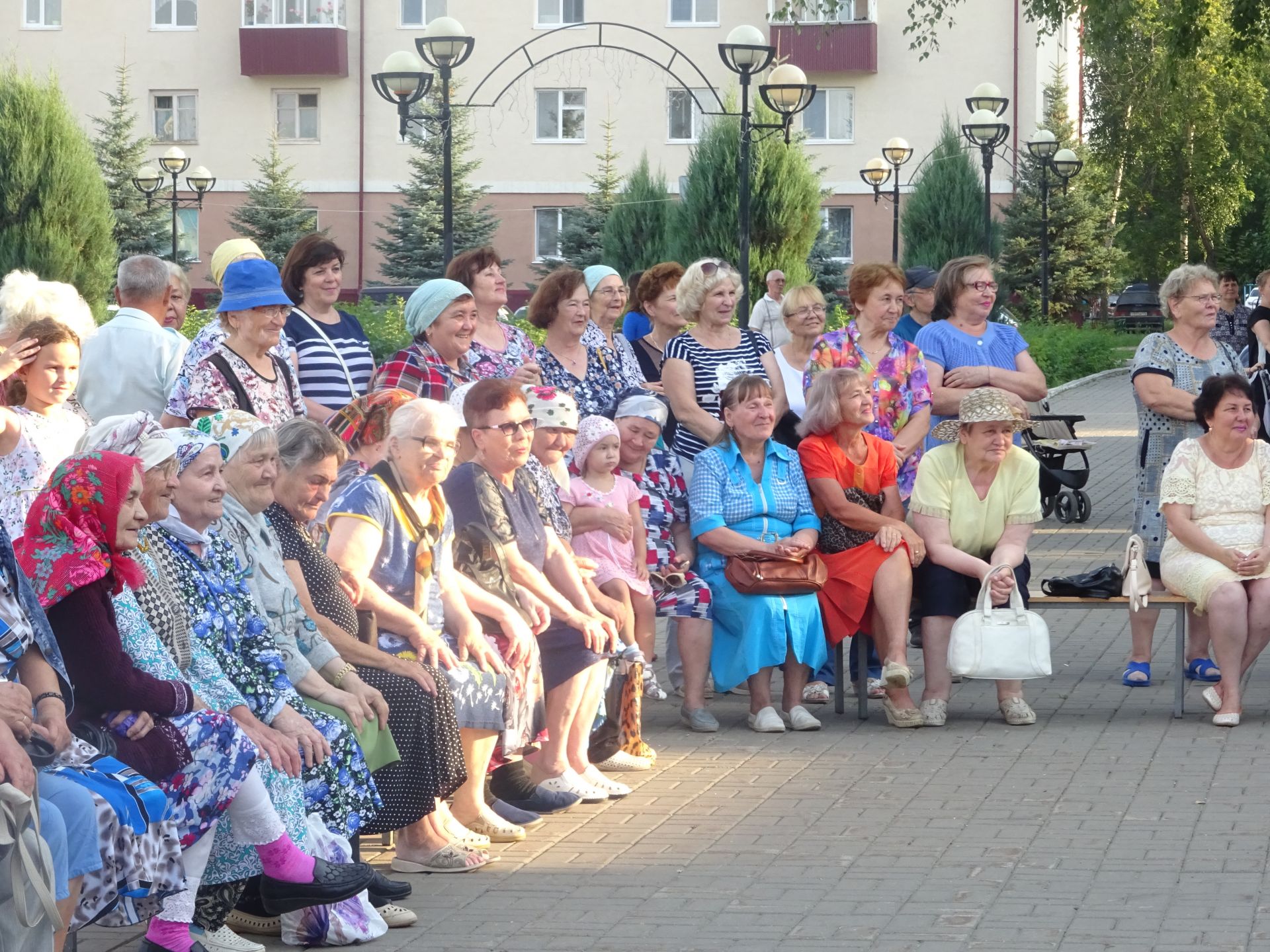 В Заинске прошел праздник для пожилых людей «Теплые вечера»