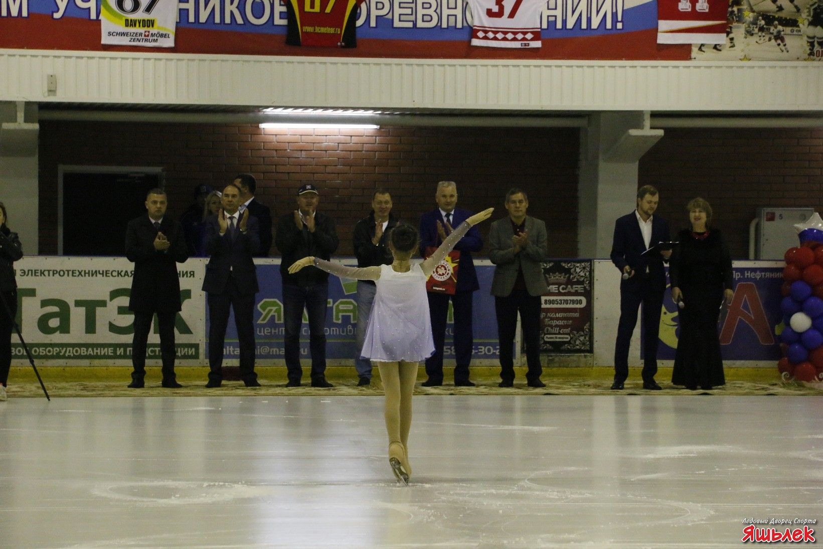 В Заинске состоялось торжественное открытие турнира по хоккею на приз Евгения Давыдова