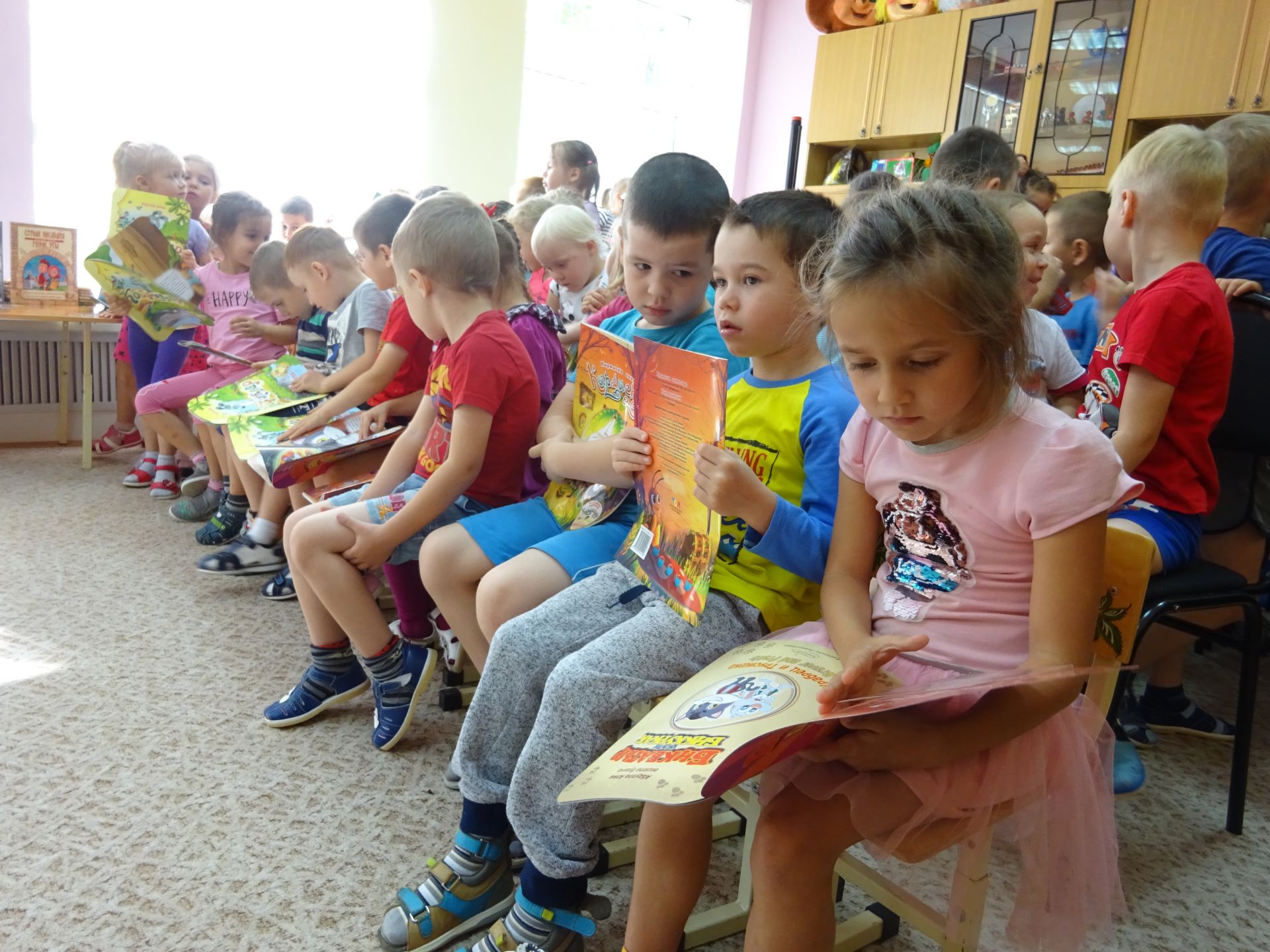 В Заинском районе прошла благотворительная акция «Книжный десант»