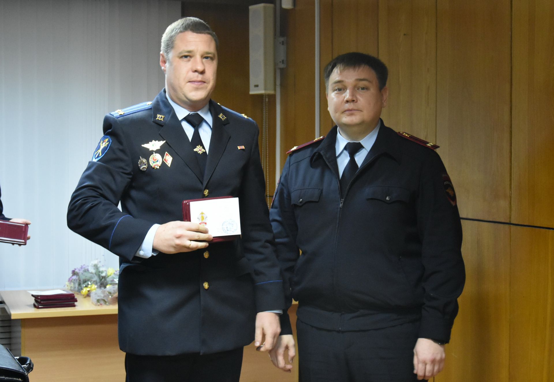 В Заинске вручили награды лучшим сотрудникам полиции