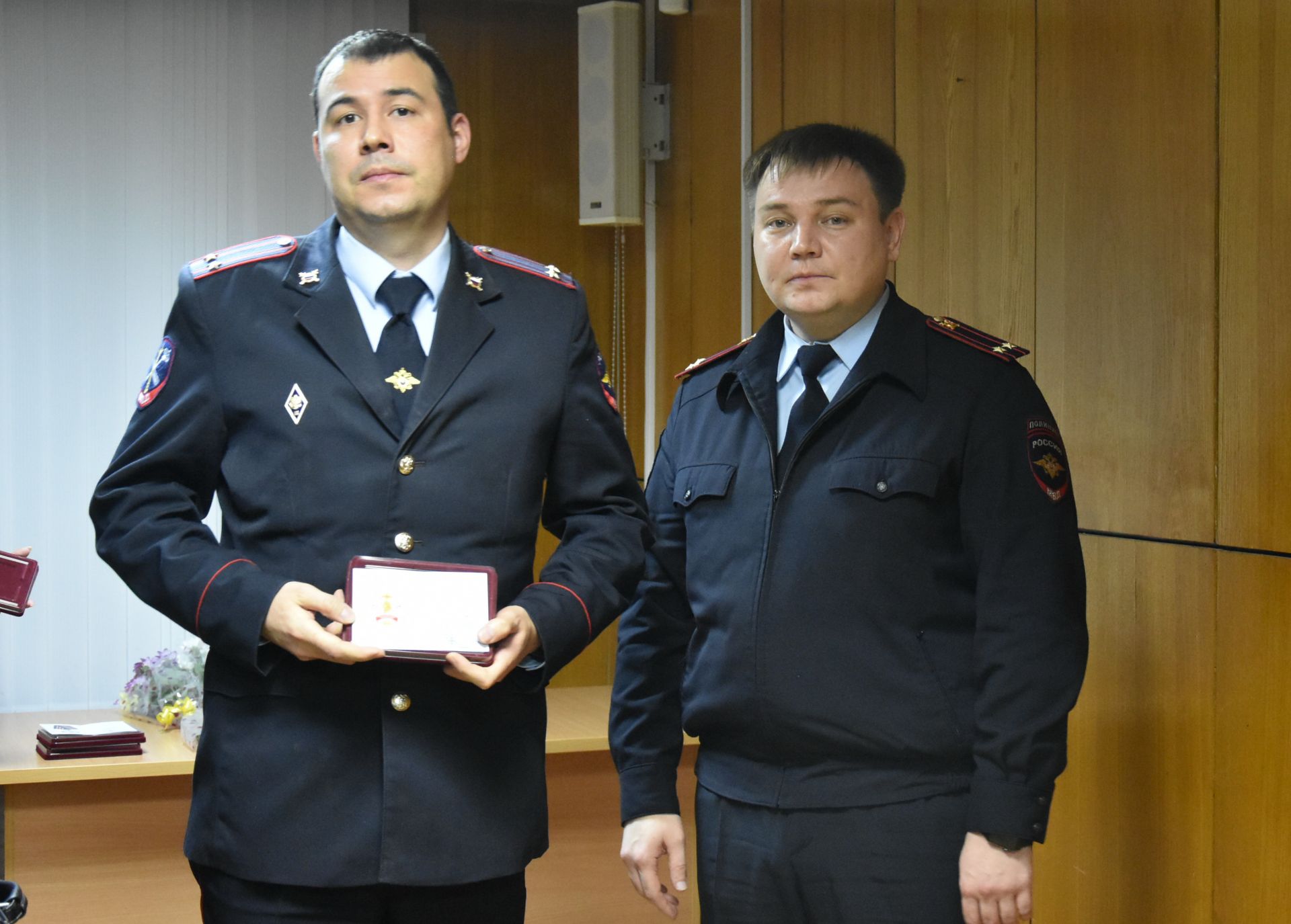 В Заинске вручили награды лучшим сотрудникам полиции