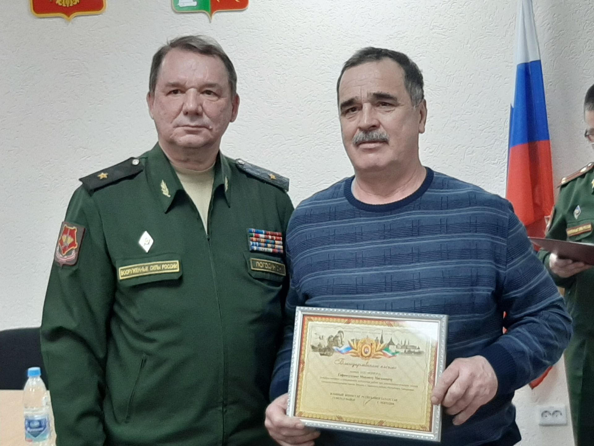 Главе района вручены медаль и грамота министра обороны РФ