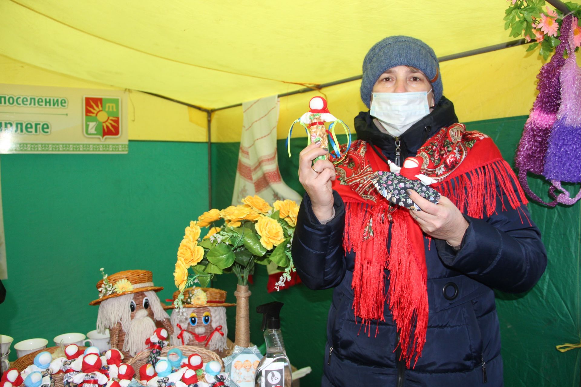 Сельчане на ярмарке в Заинске продавали куклы-обереги