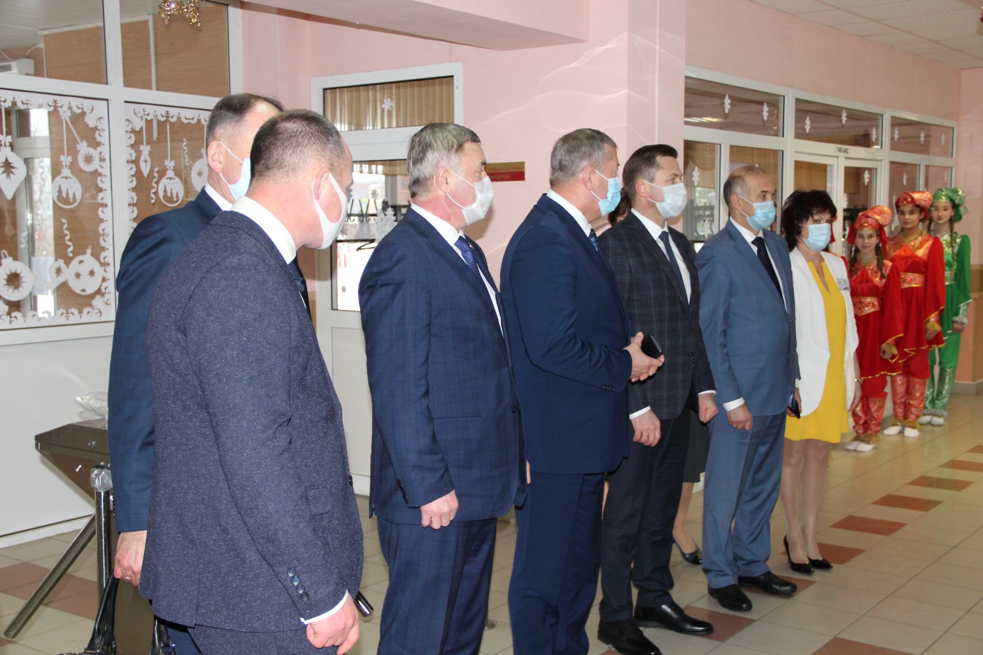 Казанские гости заинтересовались питанием и обучением школьников в Заинске