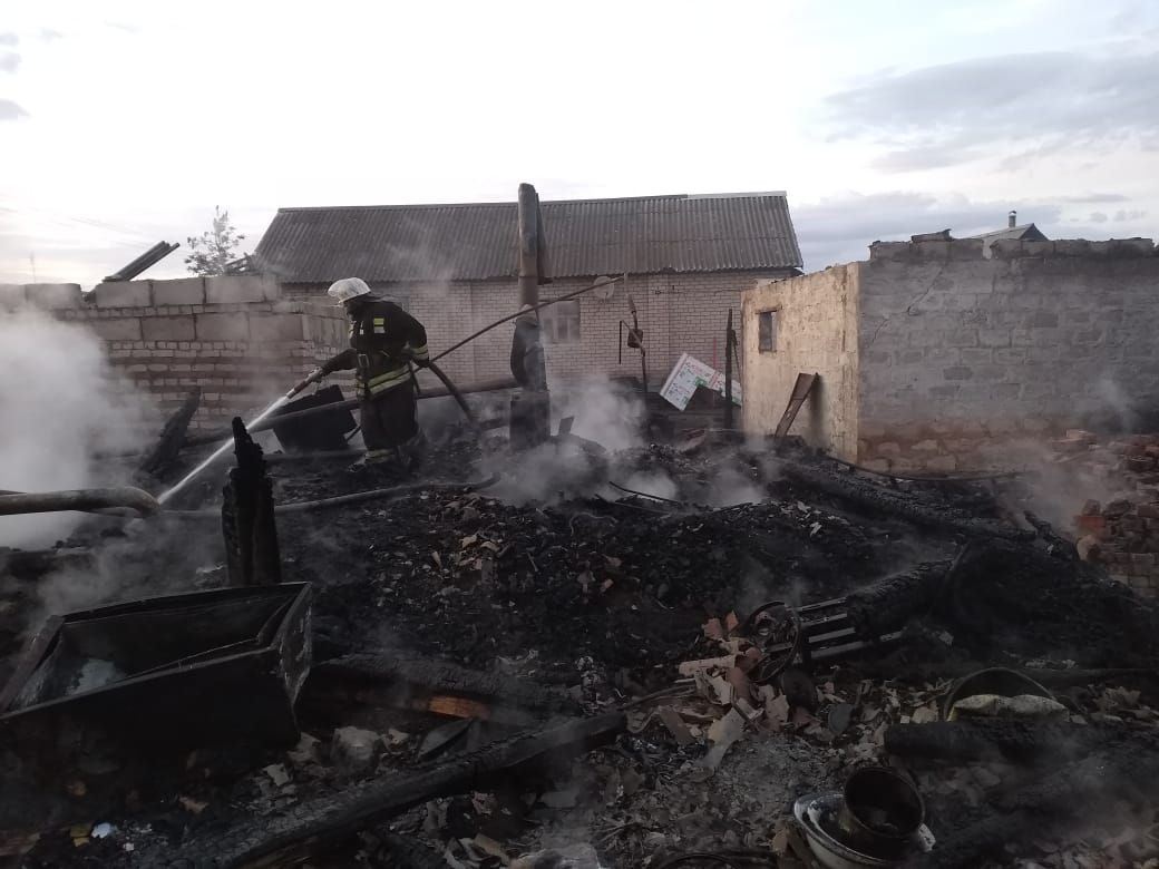 В результате пожара в Заинском районе пострадало сразу несколько домовладений