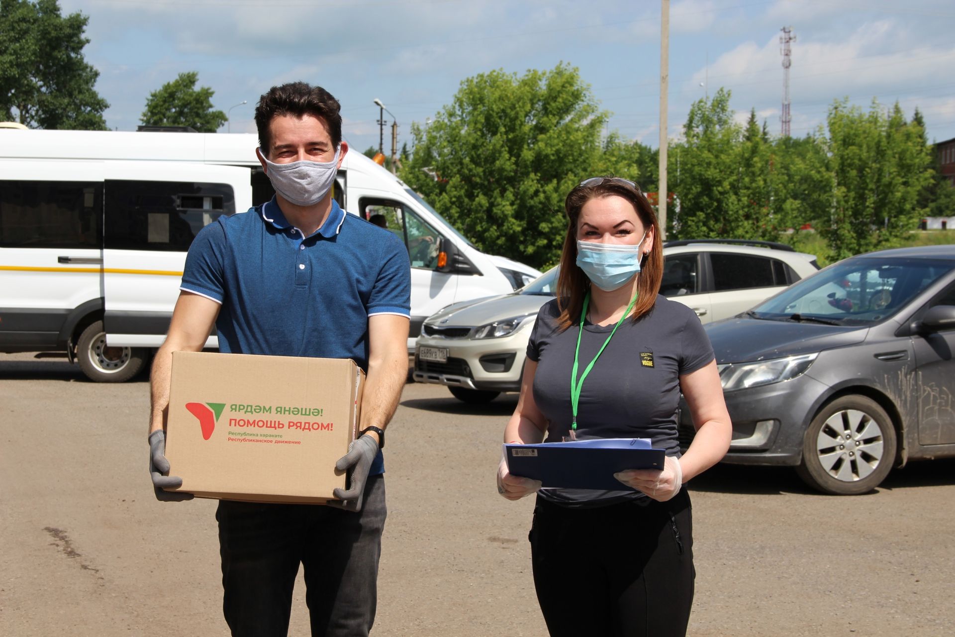 Телеоператор Зай-ТВ помог волонтерам раздать продуктовые наборы