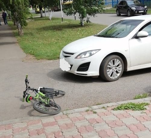 В Заинске несовершеннолетний велосипедист угодил под колеса
