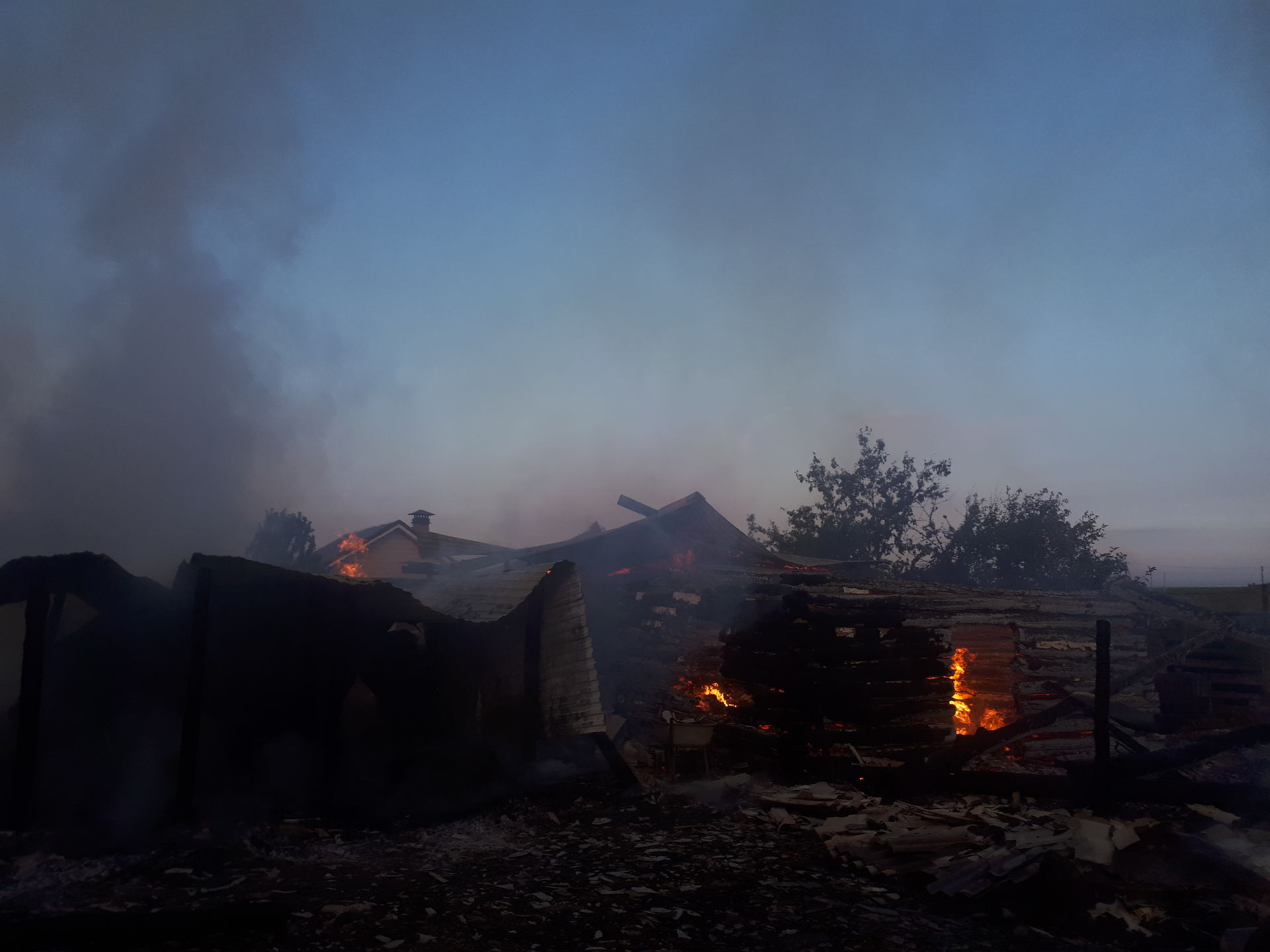 Ночью в одной из деревень Заинского района произошел пожар