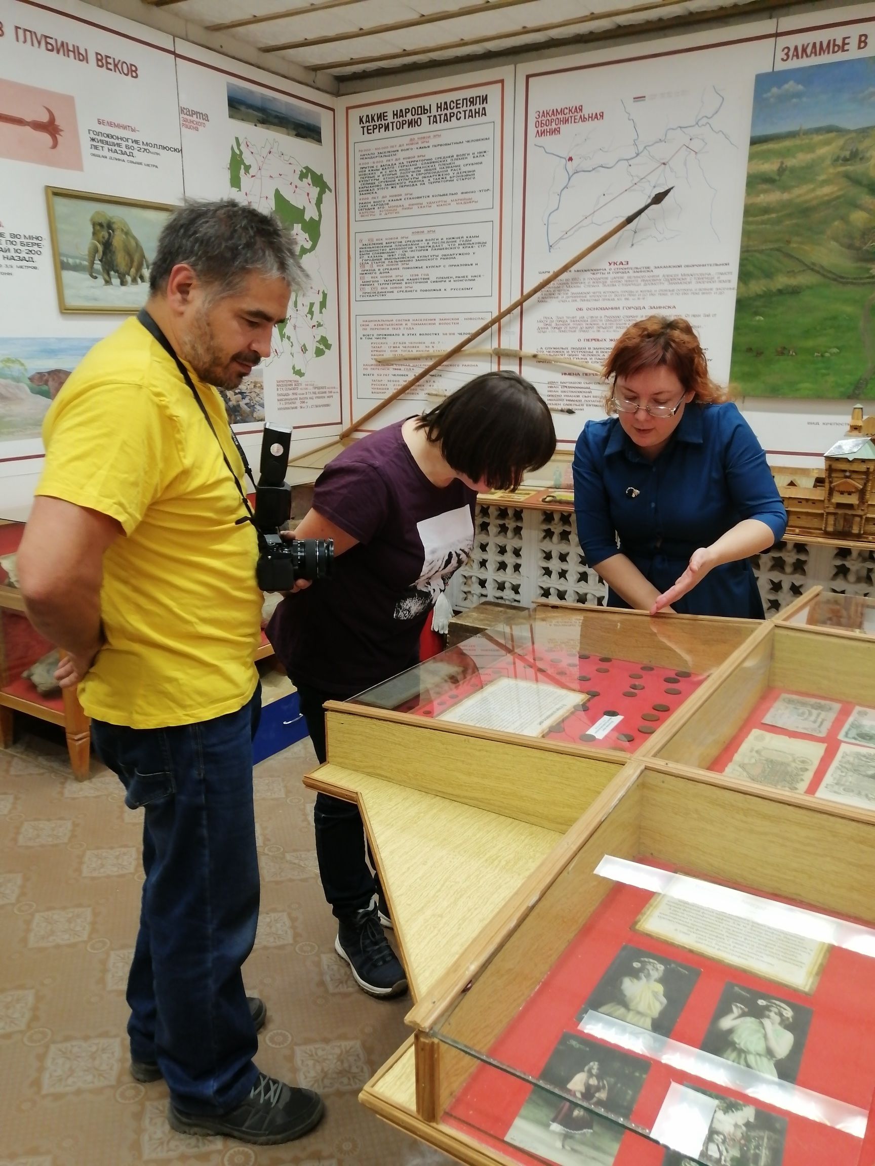 В Заинске открылась выставка казанских художников «100 лиц Республики»