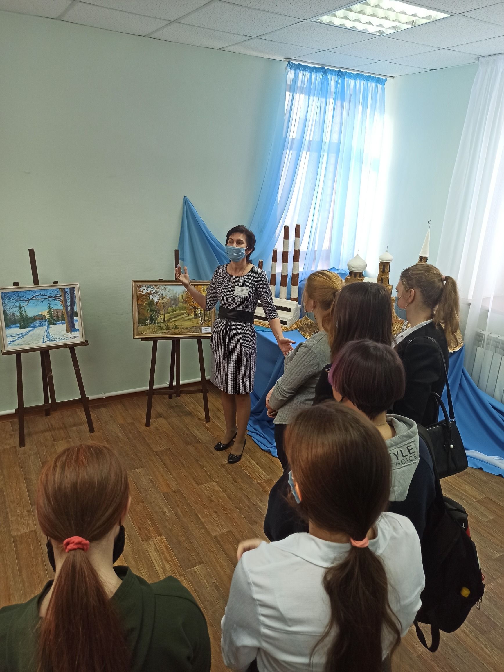Заинские студенты посетили детскую школу искусств