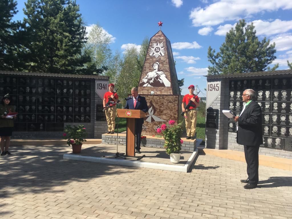 В Сарсаз-Багряже открыли мемориальный комплекс, посвященный воинам-землякам