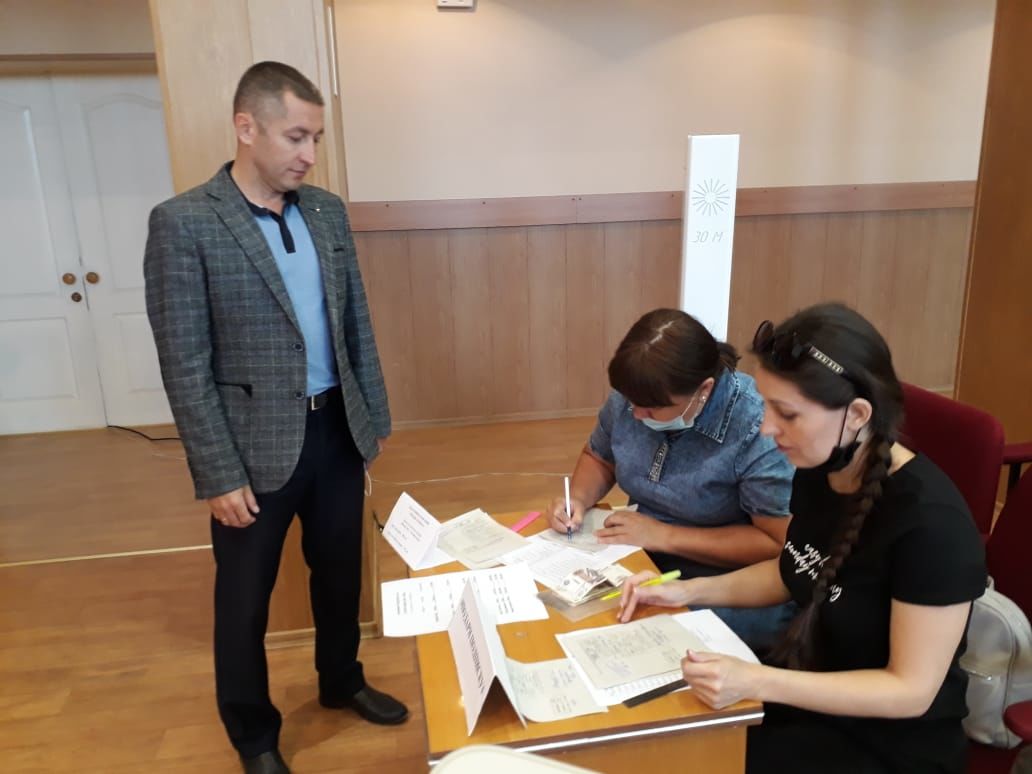 Руководство Заинского района стало участником благотворительной акции "Подари подписку"