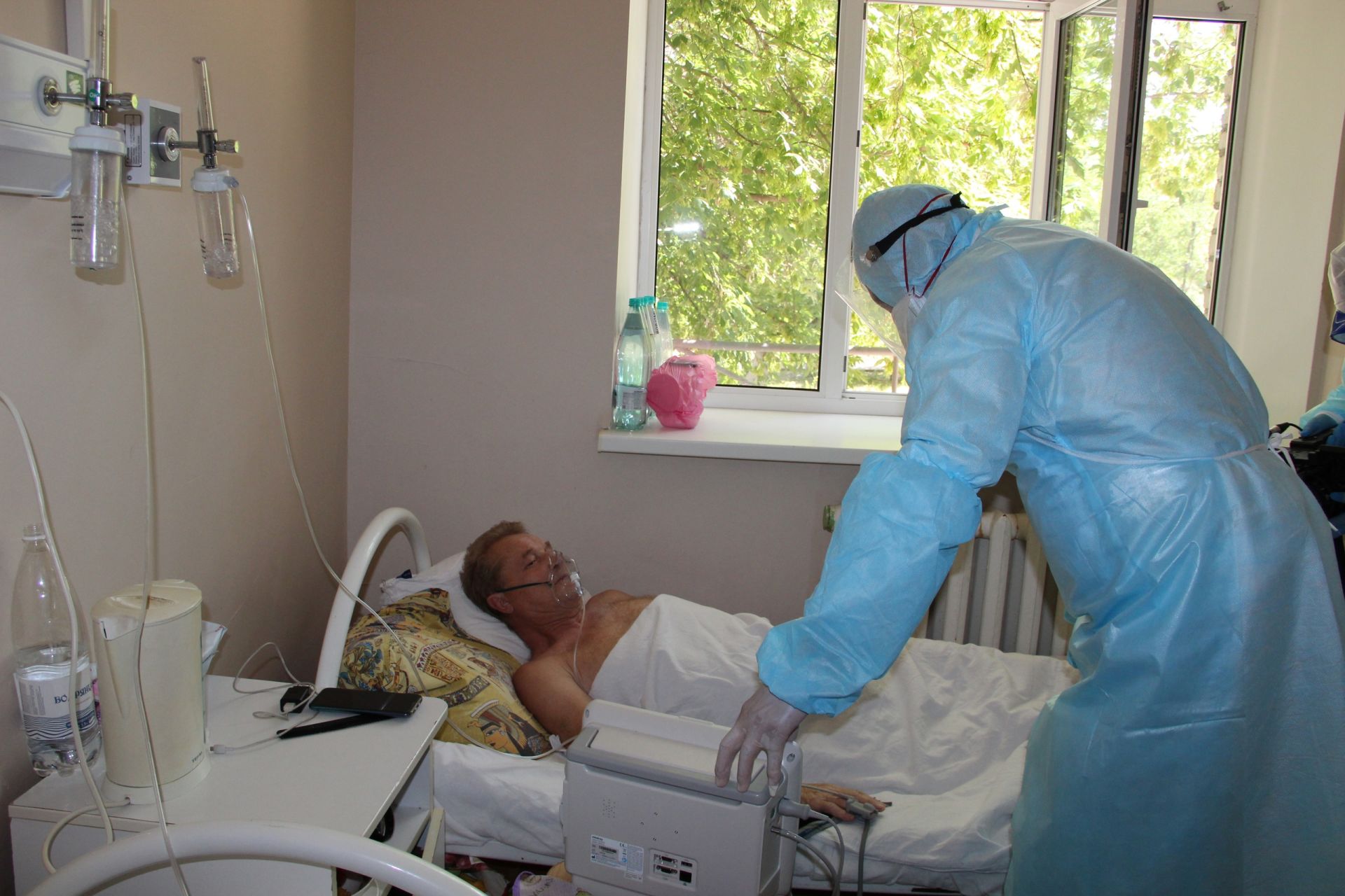 COVID-19: Заинский провизорный ковидный госпиталь переполнен