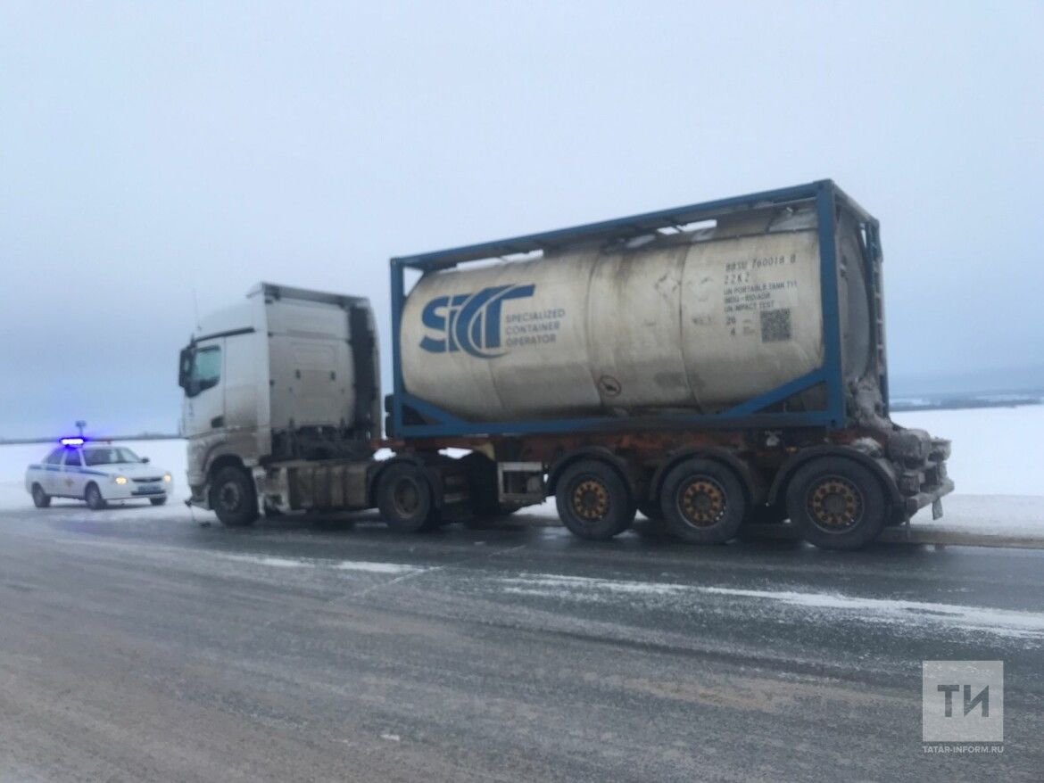 На трассе  Набережные Челны - Альметьевск произошла смертельная авария с участием бензовоза