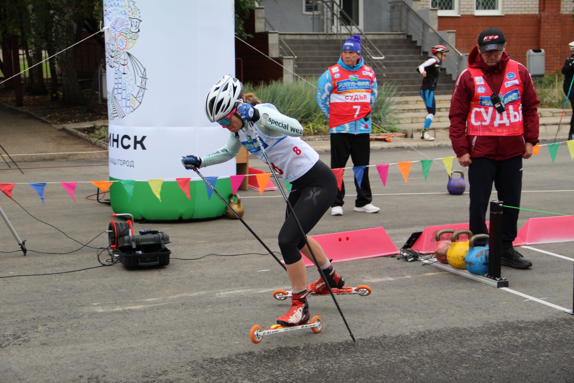Участники финала Кубка России по лыжероллерам соревновались на одной из улиц Заинска
