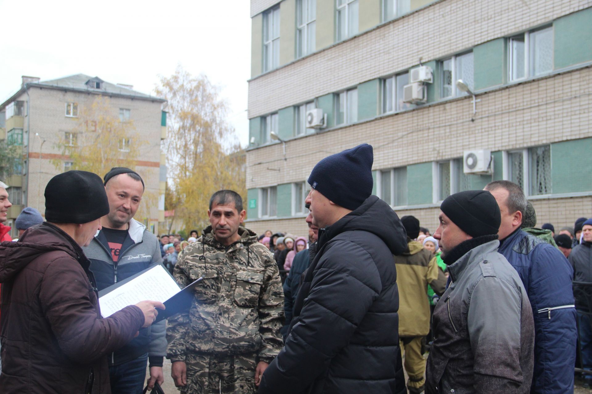 В Заинске провожают мобилизованных второй день подряд