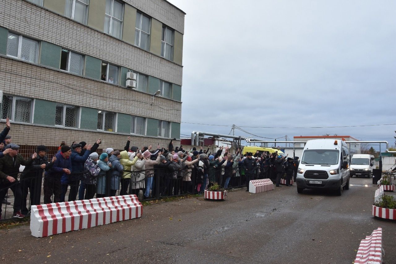 В Заинске провожают мобилизованных второй день подряд