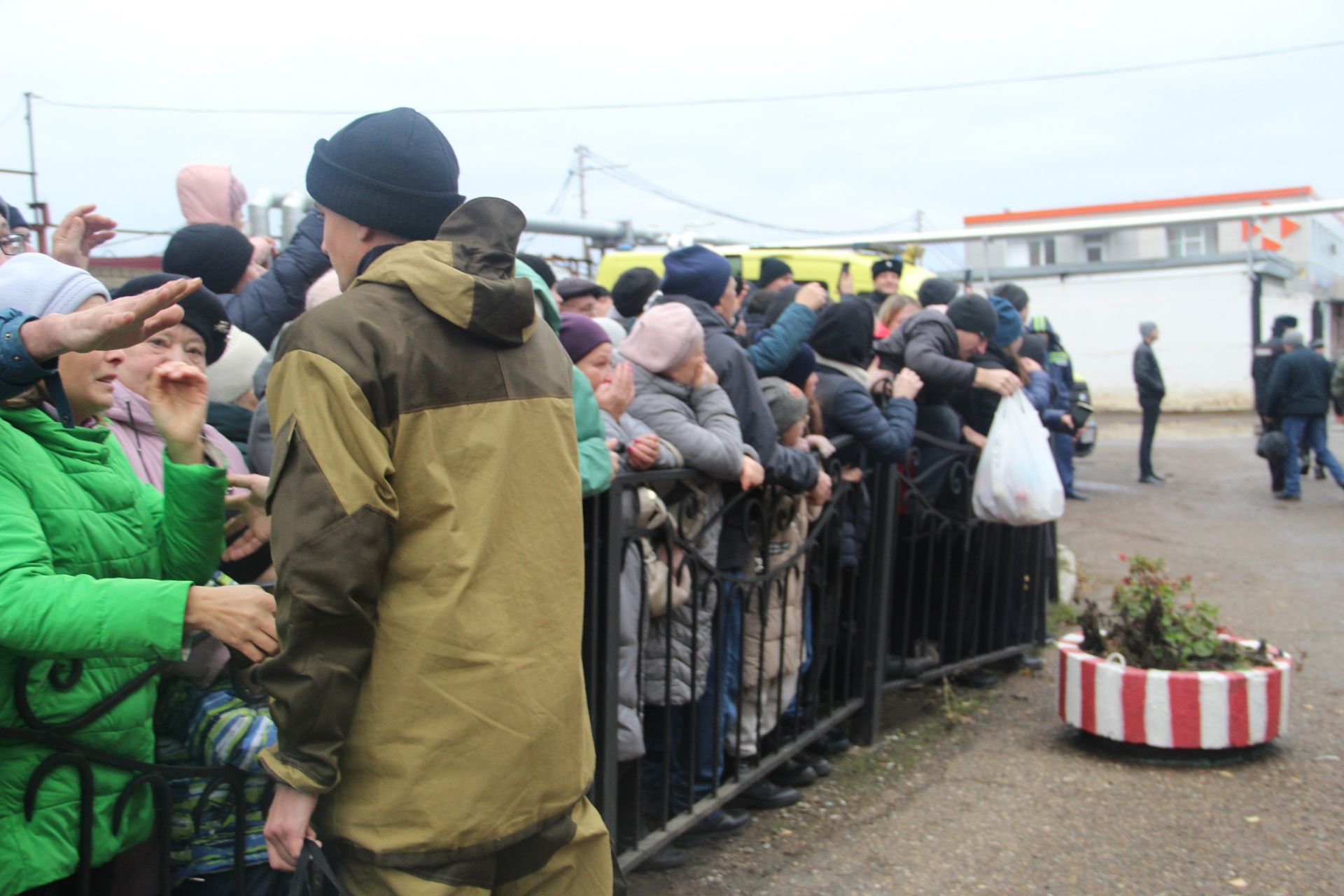 В Заинске провожают мобилизованных второй день подряд