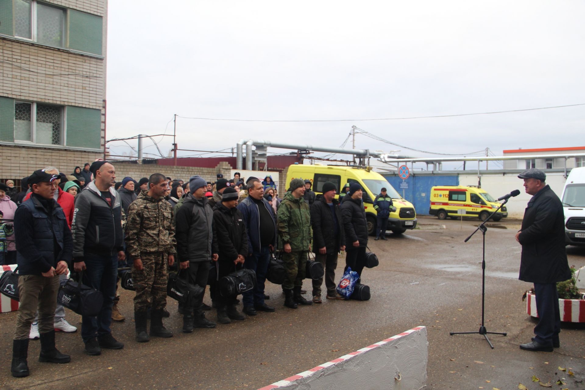 В Заинске провожают мобилизованных второй день подряд