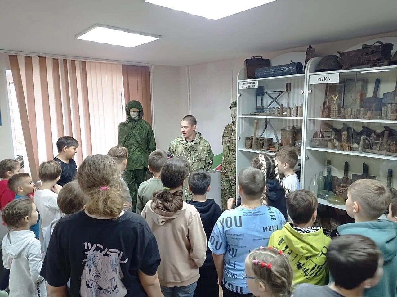 Заинским школьникам показали находки с полей сражений Сталинградской битвы