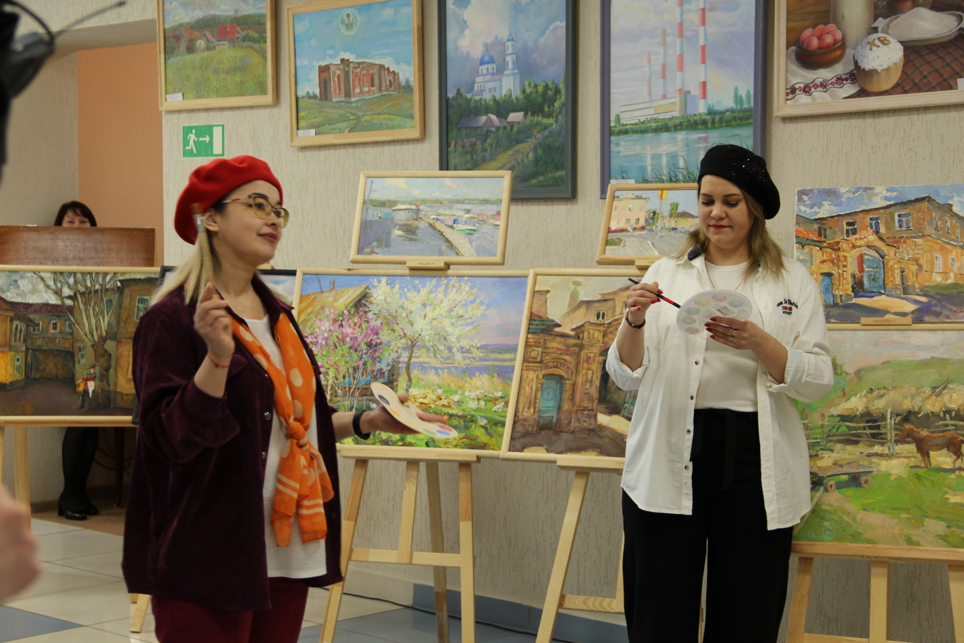 В Заинске открылась Всероссийская выставка картин