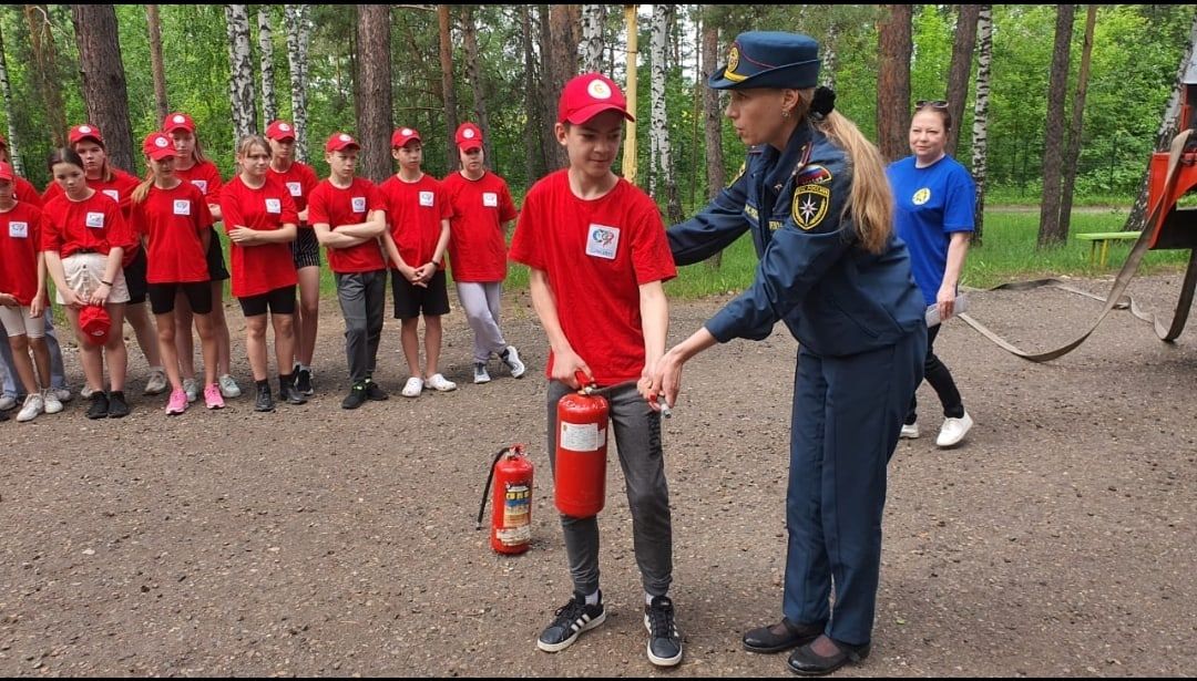 Детям, отдыхающим в загородных лагерях, напомнили о пожарной безопасности