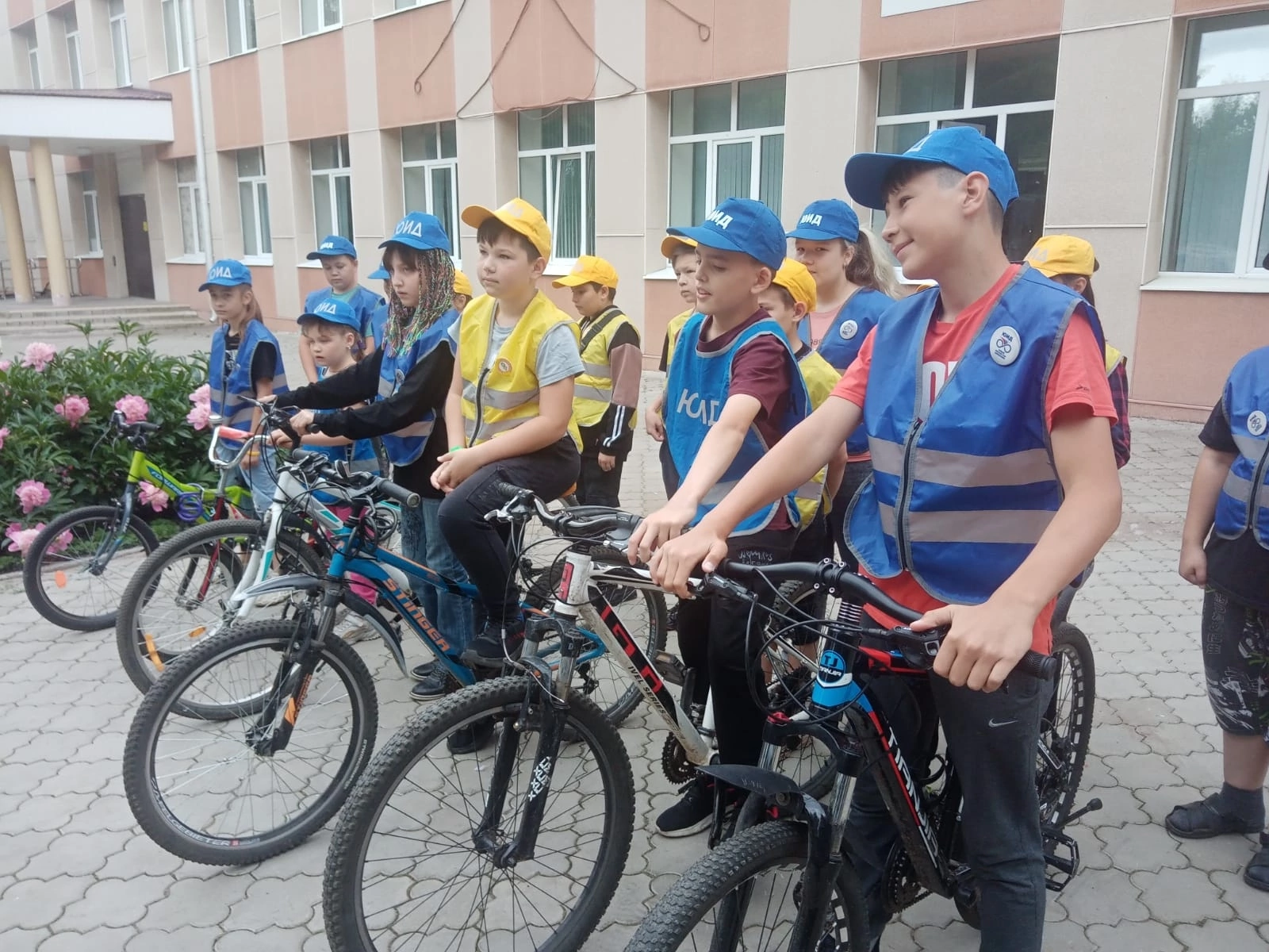 В Заинске юным велосипедистам разъяснили понятия «закрытый обзор» и «дорожная ловушка»