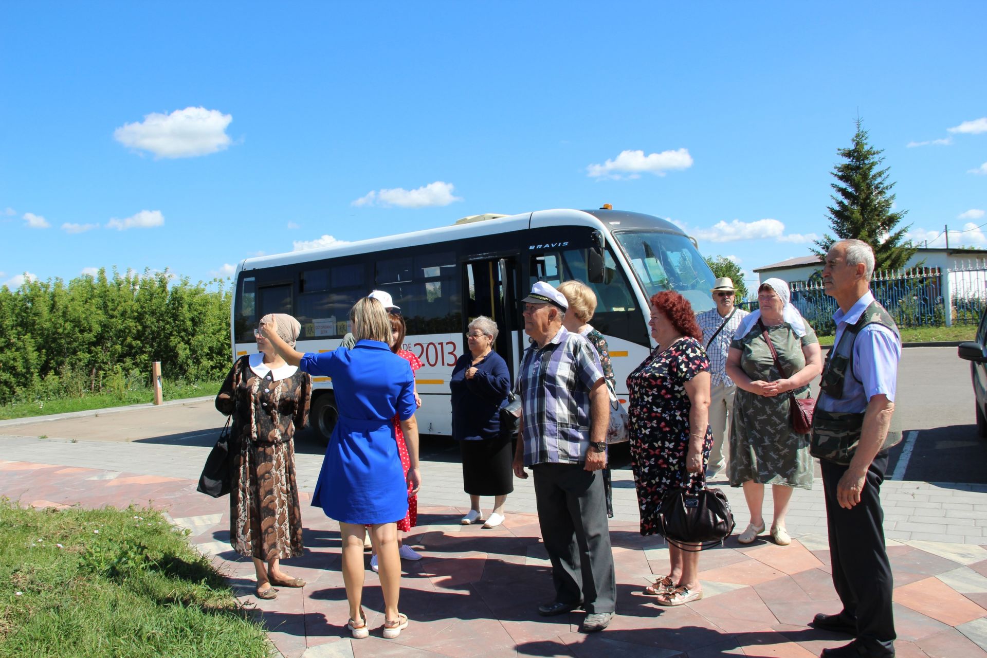 Автобусная экскурсия: жители Заинска посетили исторические объекты