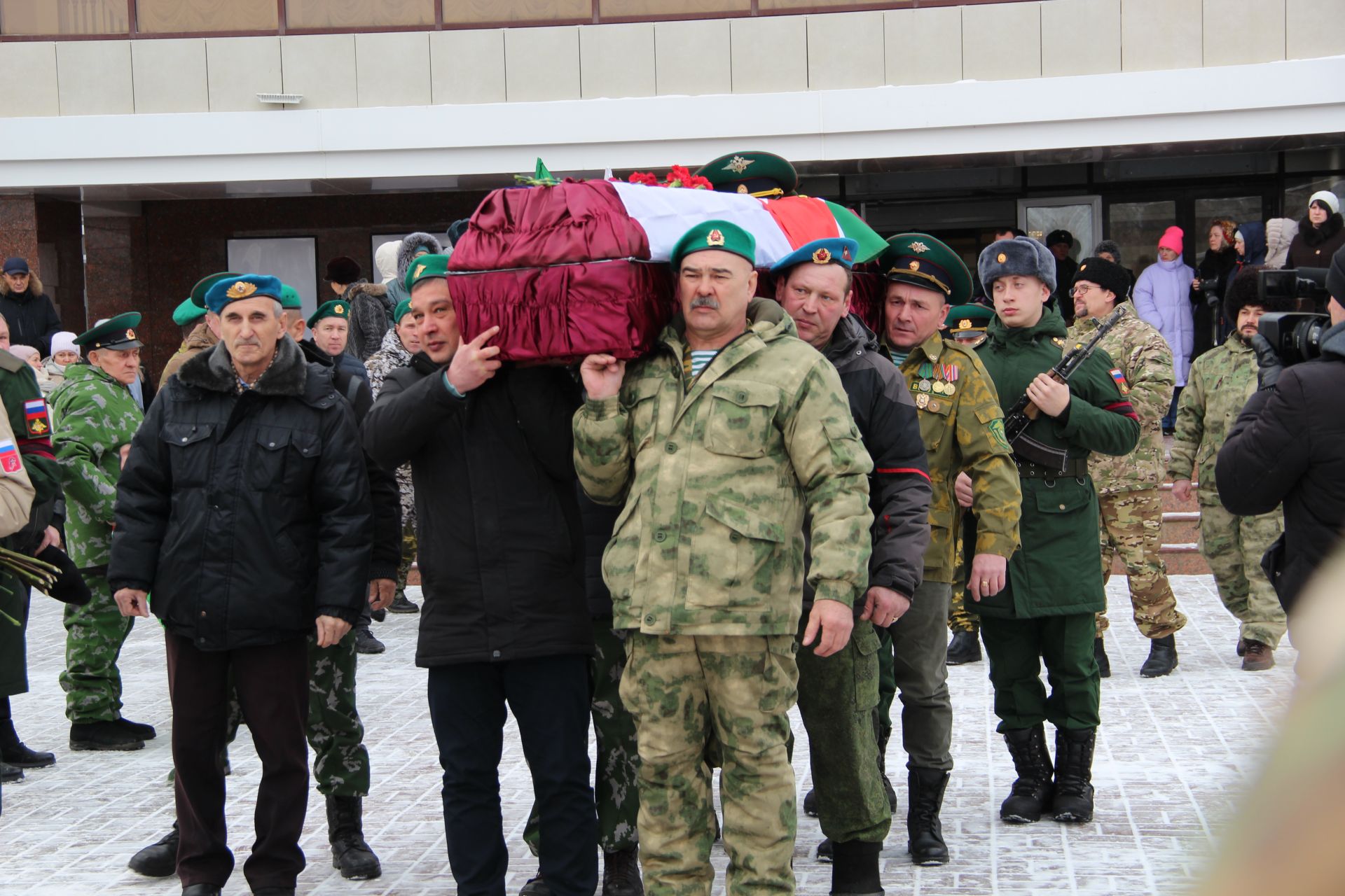 Бүген Зәйдә махсус хәрби операциядә һәлак булган Василий Каплин белән хушлаштылар