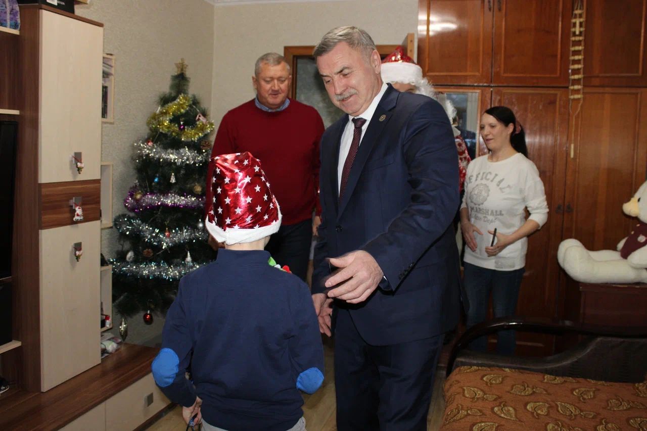 Татарстан транспорт һәм юл хуҗалыгы министры Зәй малаеның Яңа ел теләген үтәде