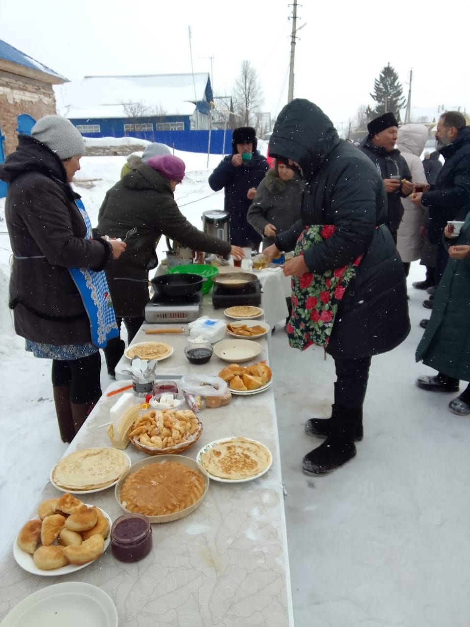 Сарсаз-Багражда төзекләндерелүче иман йортына купол куелды