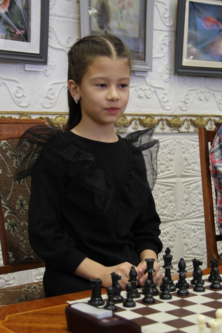 Зәйдә балалар чемпион белән шахмат уйнады