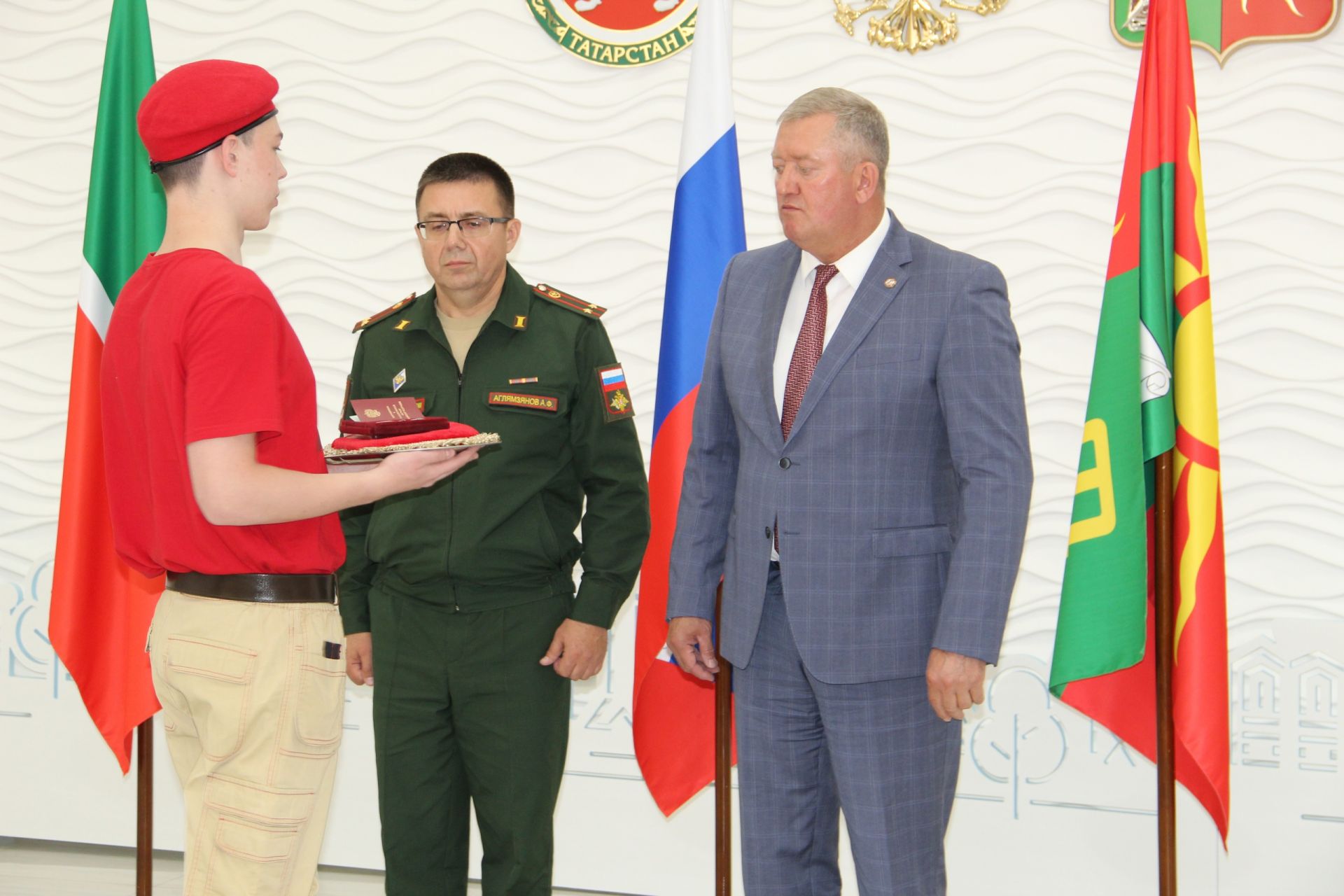 Зәй егете Василий Каплин, үлгәннән соң, Батырлык ордены белән бүләкләнде