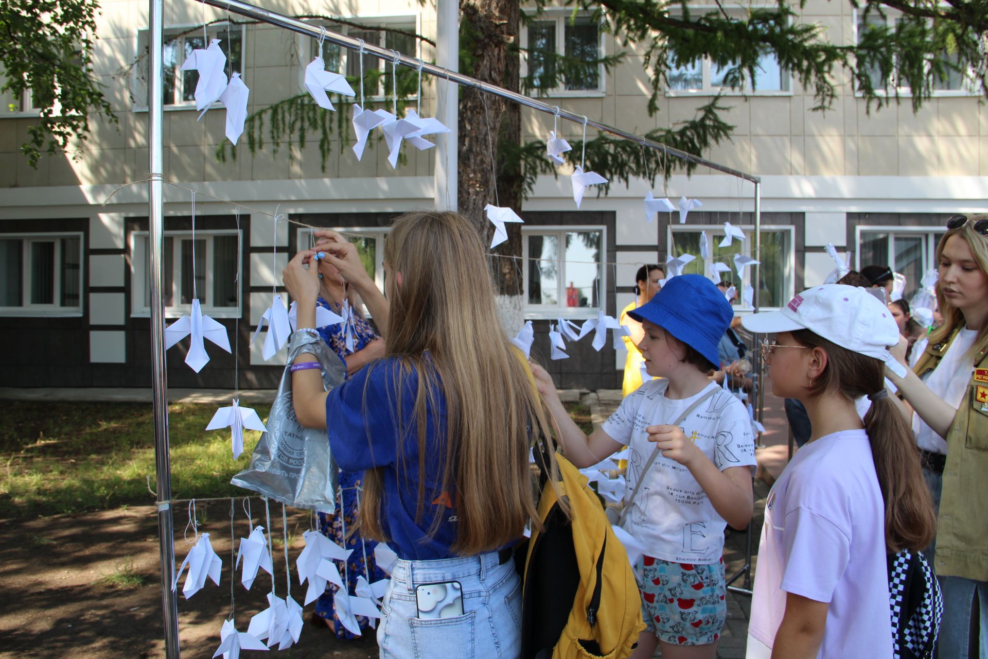 Зәйдә Донбасста һәлак булган балаларны искә алдылар