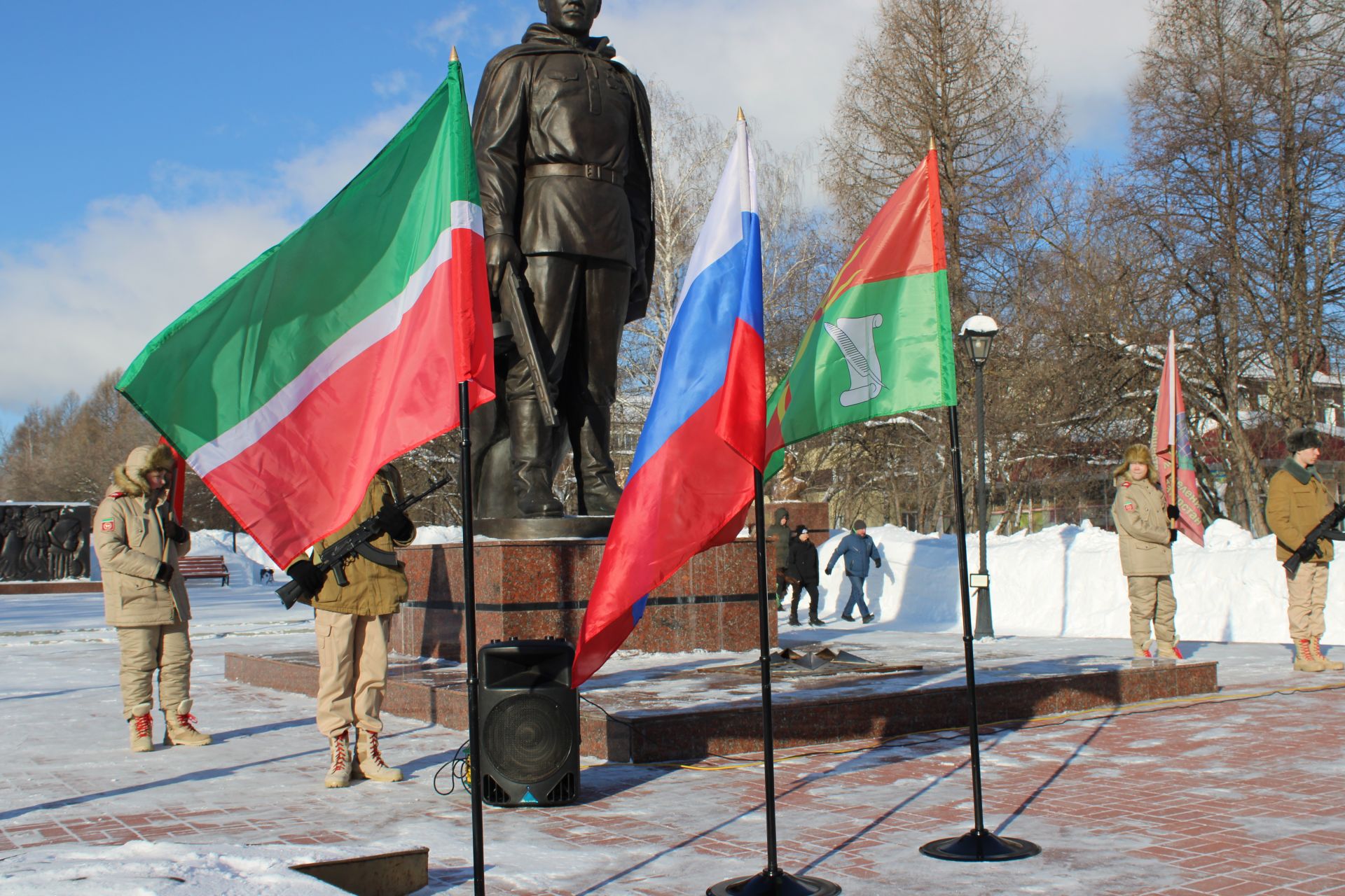 «Кайнар нокталар» да хәрби хезмәт үтүчеләргә хөрмәт белдерелде