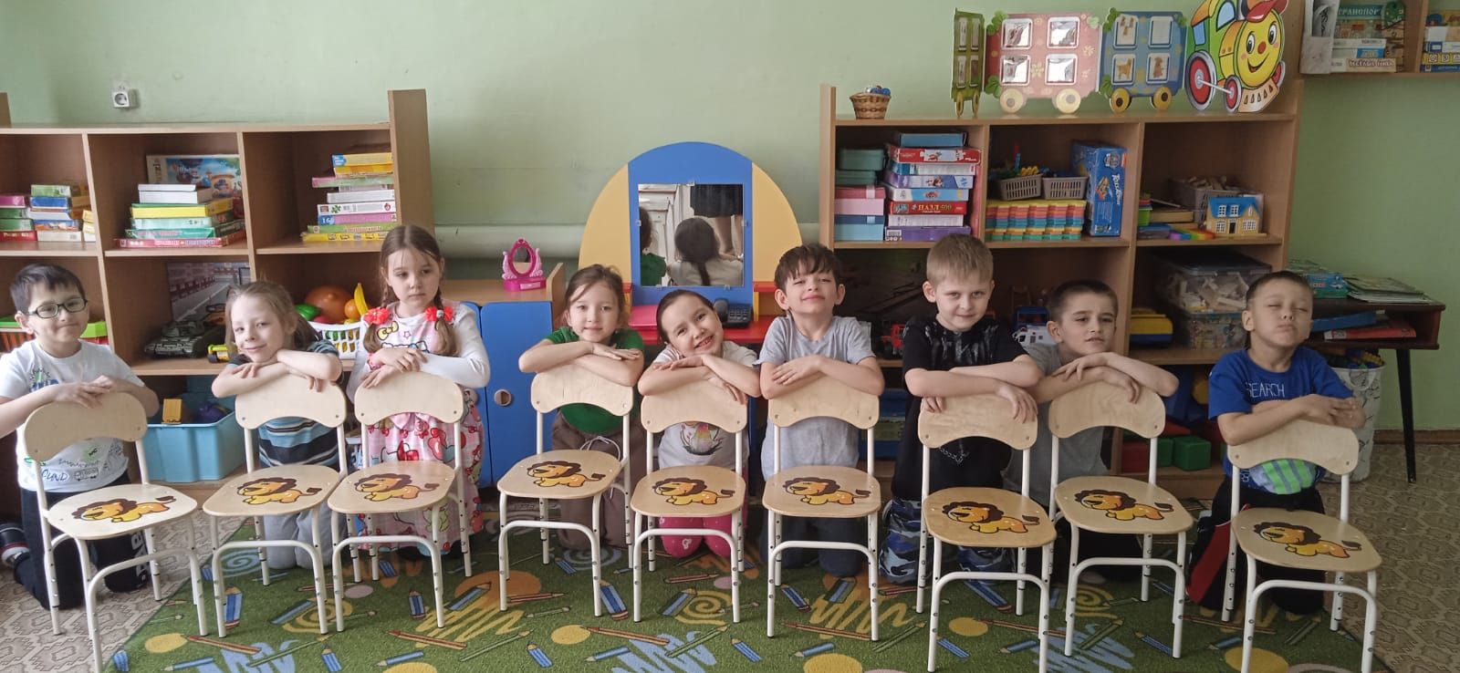 Заинские благотворители подарили новые стулья детскому саду «Дружная семейка»