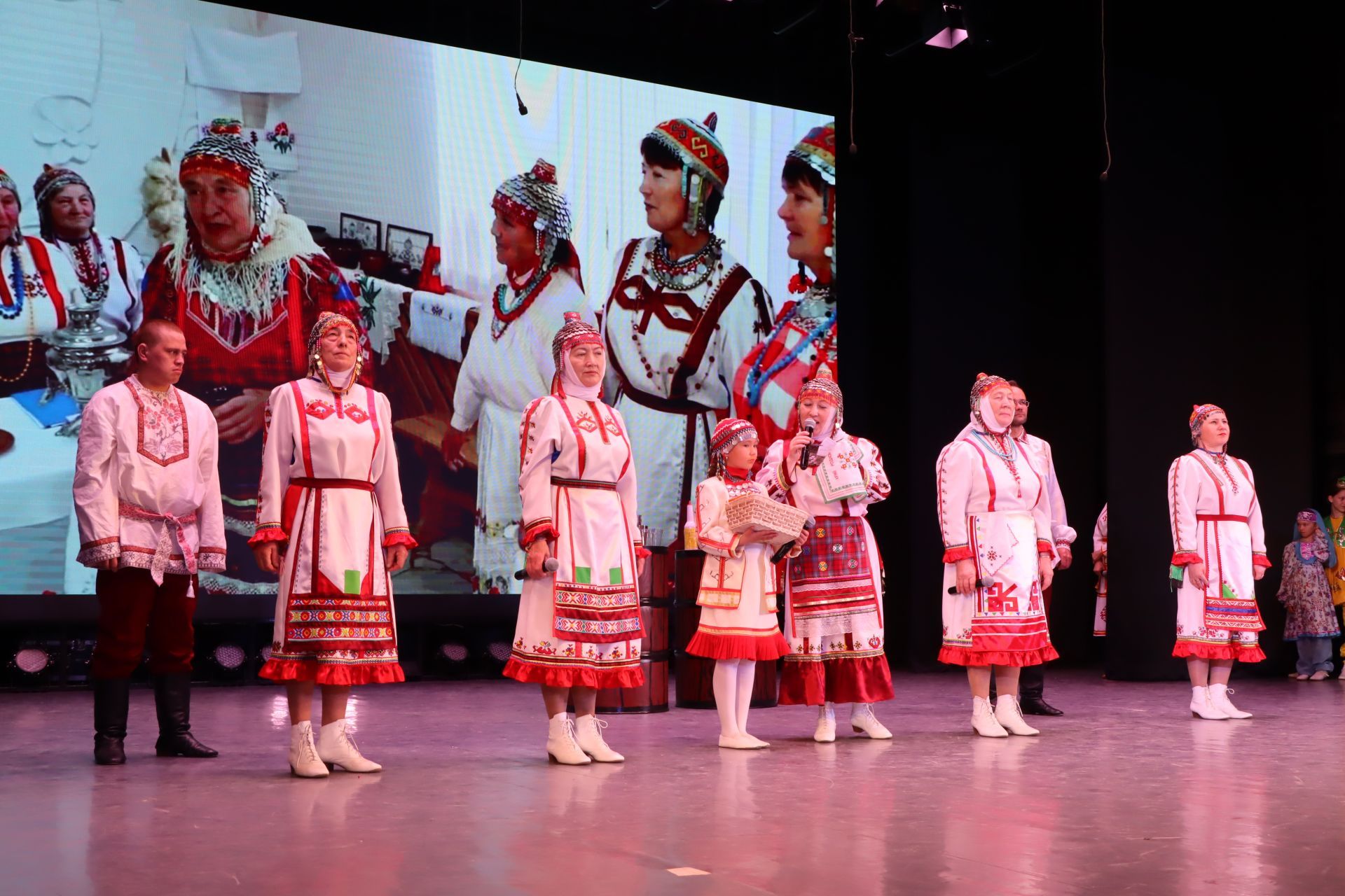 Семья Иньковых представила Заинский район на зональном этапе фестиваля «Эхо веков в истории семьи»