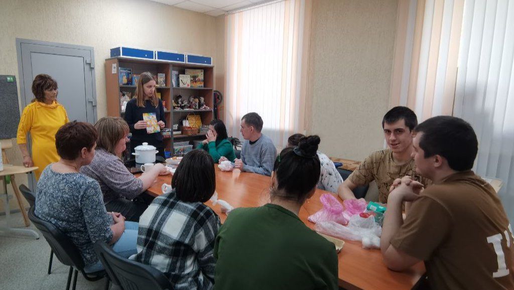 Заинские получатели социальных услуг поделились семейными традициями Светлой Пасхи