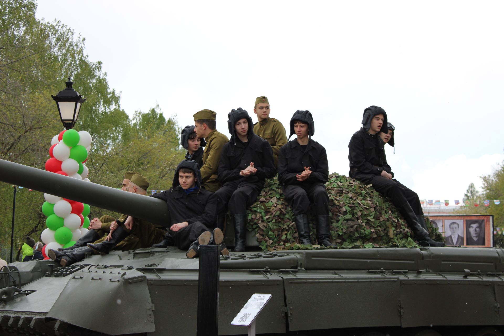 Полный фоторепортаж с празднования Дня Победы в Заинске